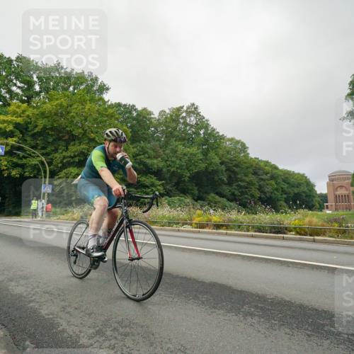 14.09.2025 - Stadtparktriathlon Michael Burmester http://msf.ph/oto/8890035 14.09.2025 09:26:31 Radfahren 306, 320, 356, 381, 389, 419, 439, 447, 472, 486, 495 meine-sportfotos.de