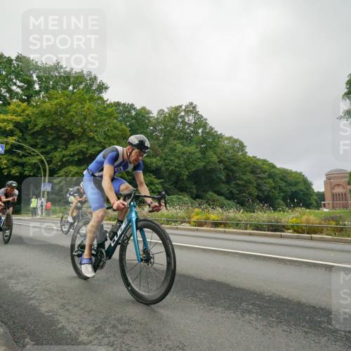 14.09.2025 - Stadtparktriathlon Michael Burmester http://msf.ph/oto/8890039 14.09.2025 09:26:33 Radfahren 306, 338, 356, 381, 389, 419, 439, 456, 472 meine-sportfotos.de