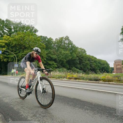 14.09.2025 - Stadtparktriathlon Michael Burmester http://msf.ph/oto/8890056 14.09.2025 09:27:02 Radfahren 477, 492, 497, 503 meine-sportfotos.de