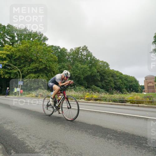 14.09.2025 - Stadtparktriathlon Michael Burmester http://msf.ph/oto/8890069 14.09.2025 09:27:25 Radfahren 346, 359, 438, 473, 494 meine-sportfotos.de