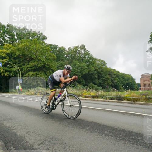14.09.2025 - Stadtparktriathlon Michael Burmester http://msf.ph/oto/8890112 14.09.2025 09:28:48 Radfahren 398, 410 meine-sportfotos.de