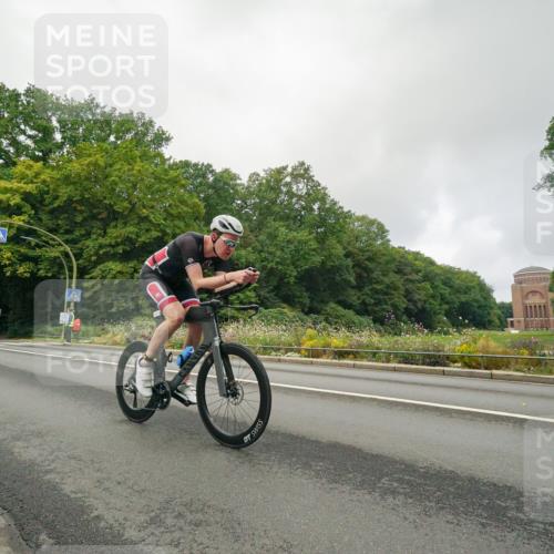 14.09.2025 - Stadtparktriathlon Michael Burmester http://msf.ph/oto/8890114 14.09.2025 09:28:52 Radfahren 398, 410, 504 meine-sportfotos.de