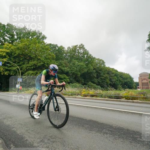 14.09.2025 - Stadtparktriathlon Michael Burmester http://msf.ph/oto/8890119 14.09.2025 09:29:02 Radfahren 392, 402, 487, 500, 504 meine-sportfotos.de
