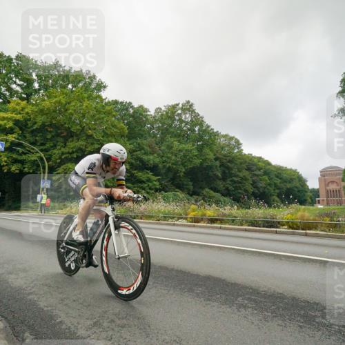 14.09.2025 - Stadtparktriathlon Michael Burmester http://msf.ph/oto/8890133 14.09.2025 09:29:26 Radfahren 406, 437, 460, 462, 466, 478 meine-sportfotos.de