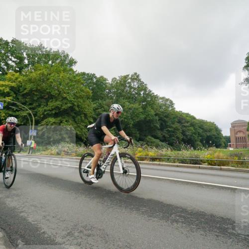14.09.2025 - Stadtparktriathlon Michael Burmester http://msf.ph/oto/8890153 14.09.2025 09:30:00 Radfahren 394, 412, 450, 458, 484, 501 meine-sportfotos.de