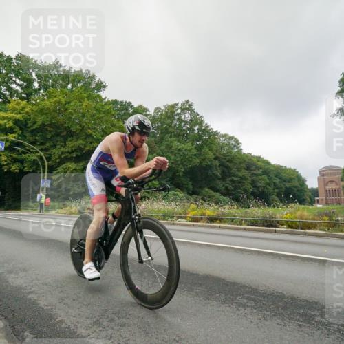 14.09.2025 - Stadtparktriathlon Michael Burmester http://msf.ph/oto/8890157 14.09.2025 09:30:06 Radfahren 394, 412, 484 meine-sportfotos.de