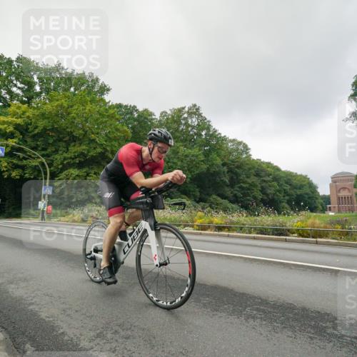 14.09.2025 - Stadtparktriathlon Michael Burmester http://msf.ph/oto/8890160 14.09.2025 09:30:07 Radfahren 394, 412, 484 meine-sportfotos.de