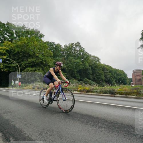 14.09.2025 - Stadtparktriathlon Michael Burmester http://msf.ph/oto/8890241 14.09.2025 09:33:33 Radfahren 420, 443, 459, 486, 495 meine-sportfotos.de