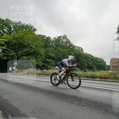 14.09.2025 - Stadtparktriathlon Michael Burmester http://msf.ph/oto/8890253 14.09.2025 09:33:54 Radfahren 379, 439, 442, 473, 503 meine-sportfotos.de