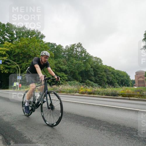 14.09.2025 - Stadtparktriathlon Michael Burmester http://msf.ph/oto/8890267 14.09.2025 09:34:26 Radfahren 338, 380, 401, 404, 479 meine-sportfotos.de
