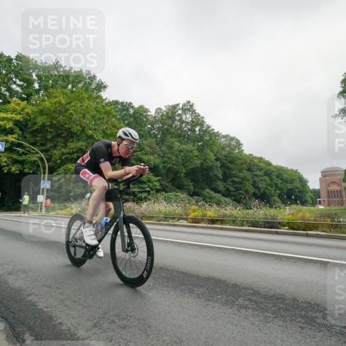 14.09.2025 - Stadtparktriathlon Michael Burmester http://msf.ph/oto/8890306 14.09.2025 09:35:24 Radfahren 398, 494 meine-sportfotos.de