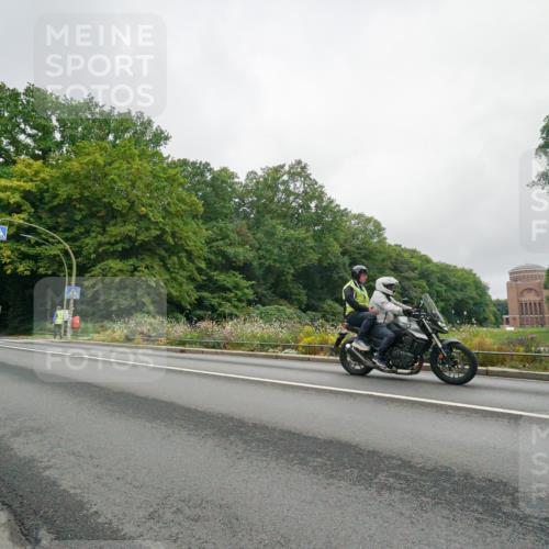 14.09.2025 - Stadtparktriathlon Michael Burmester http://msf.ph/oto/8890315 14.09.2025 09:35:46 Radfahren 392, 406, 460, 487, 505 meine-sportfotos.de