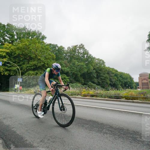 14.09.2025 - Stadtparktriathlon Michael Burmester http://msf.ph/oto/8890317 14.09.2025 09:35:49 Radfahren 392, 406, 460, 462, 487, 505 meine-sportfotos.de