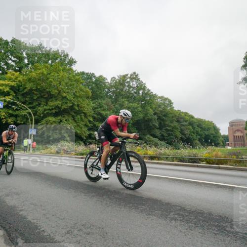 14.09.2025 - Stadtparktriathlon Michael Burmester http://msf.ph/oto/8890320 14.09.2025 09:35:51 Radfahren 392, 406, 460, 462, 487, 505 meine-sportfotos.de