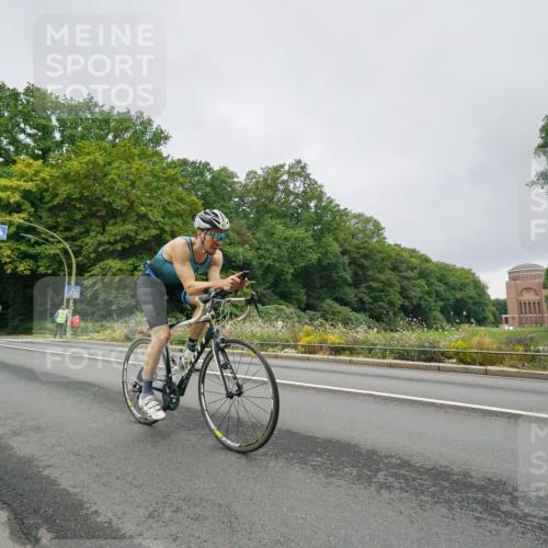 14.09.2025 - Stadtparktriathlon Michael Burmester http://msf.ph/oto/8890374 14.09.2025 09:38:46 Radfahren 474, 493 meine-sportfotos.de