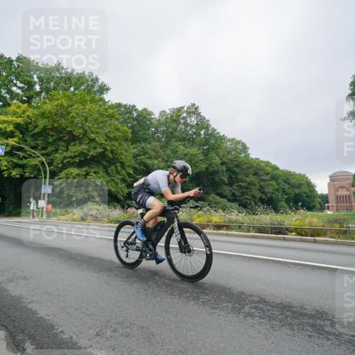 14.09.2025 - Stadtparktriathlon Michael Burmester http://msf.ph/oto/8890385 14.09.2025 09:39:46 Radfahren 471 meine-sportfotos.de