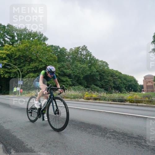 14.09.2025 - Stadtparktriathlon Michael Burmester http://msf.ph/oto/8890443 14.09.2025 09:42:37 Radfahren 445, 463, 477, 487, 492, 506 meine-sportfotos.de