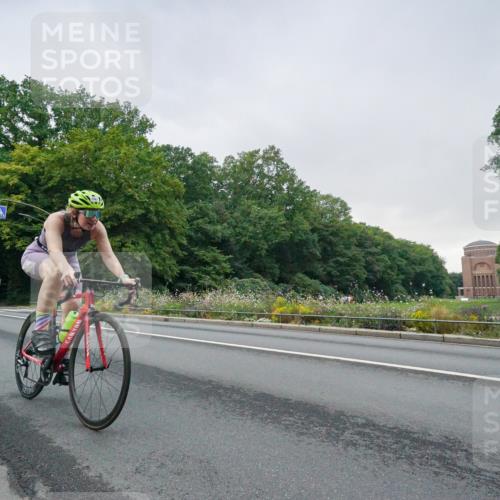 14.09.2025 - Stadtparktriathlon Michael Burmester http://msf.ph/oto/8890459 14.09.2025 09:43:51 Radfahren 467, 484 meine-sportfotos.de