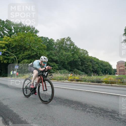 14.09.2025 - Stadtparktriathlon Michael Burmester http://msf.ph/oto/8890460 14.09.2025 09:44:00 Radfahren 484, 501 meine-sportfotos.de