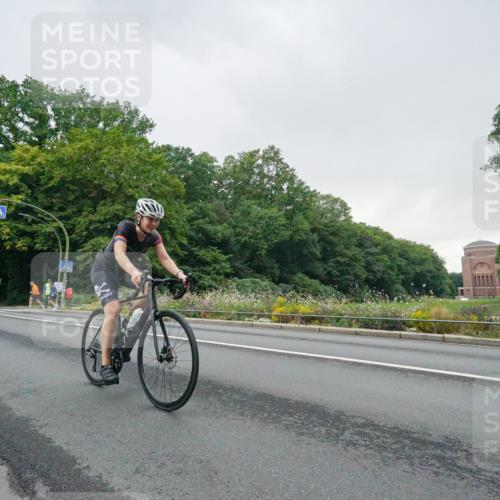 14.09.2025 - Stadtparktriathlon Michael Burmester http://msf.ph/oto/8890463 14.09.2025 09:44:19 Radfahren 448 meine-sportfotos.de