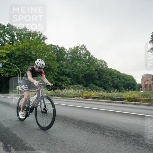 14.09.2025 - Stadtparktriathlon Michael Burmester http://msf.ph/oto/8890473 14.09.2025 09:45:49 Radfahren 453 meine-sportfotos.de