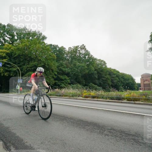 14.09.2025 - Stadtparktriathlon Michael Burmester http://msf.ph/oto/8890483 14.09.2025 09:47:09 Radfahren 450, 464, 482 meine-sportfotos.de