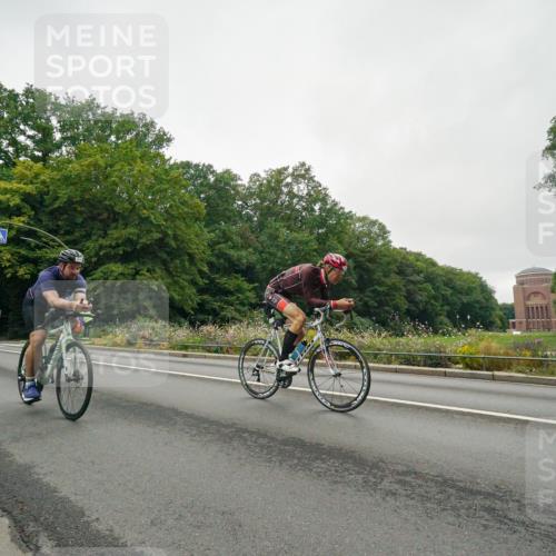 14.09.2025 - Stadtparktriathlon Michael Burmester http://msf.ph/oto/8890503 14.09.2025 09:48:13 Radfahren 442, 548, 564 meine-sportfotos.de