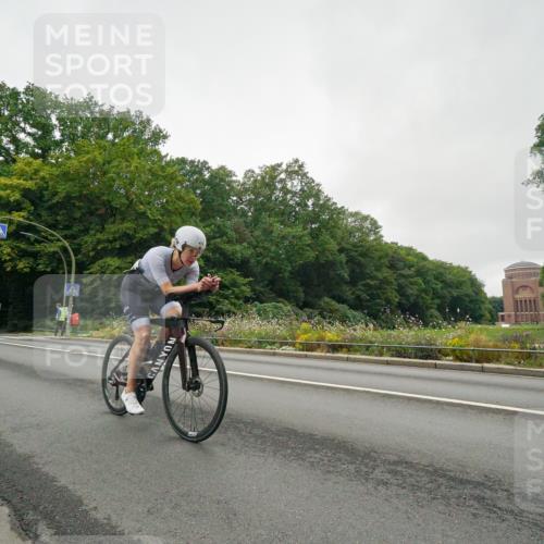 14.09.2025 - Stadtparktriathlon Michael Burmester http://msf.ph/oto/8890506 14.09.2025 09:48:32 Radfahren 439, 472 meine-sportfotos.de