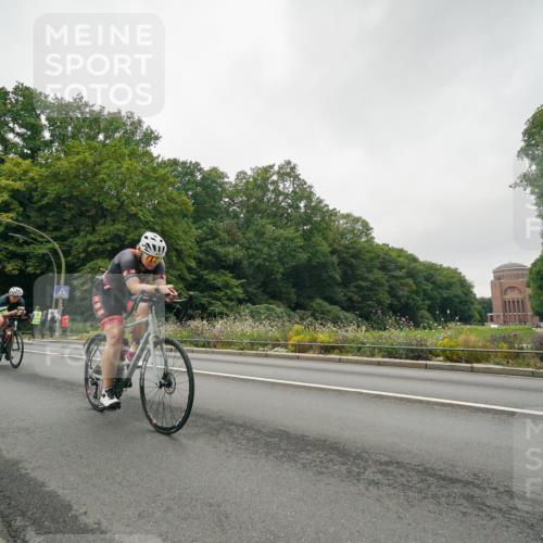14.09.2025 - Stadtparktriathlon Michael Burmester http://msf.ph/oto/8890518 14.09.2025 09:50:11 Radfahren 445, 479, 492, 506 meine-sportfotos.de
