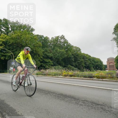 14.09.2025 - Stadtparktriathlon Michael Burmester http://msf.ph/oto/8890552 14.09.2025 09:52:12 Radfahren 456, 494 meine-sportfotos.de