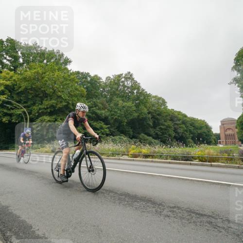 14.09.2025 - Stadtparktriathlon Michael Burmester http://msf.ph/oto/8890556 14.09.2025 09:52:30 Radfahren 448, 549, 608, 617 meine-sportfotos.de