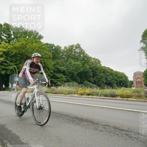 14.09.2025 - Stadtparktriathlon Michael Burmester http://msf.ph/oto/8890570 14.09.2025 09:53:22 Radfahren 550, 591, 614, 618 meine-sportfotos.de