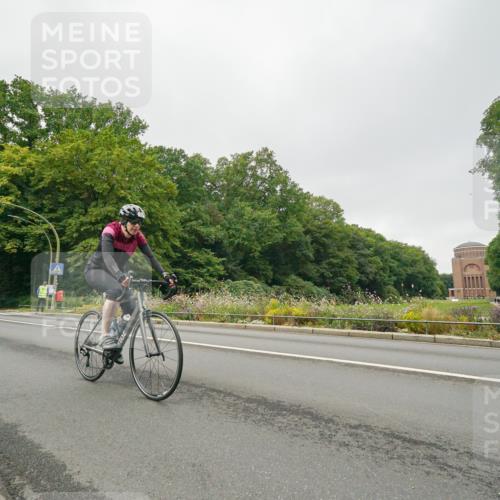 14.09.2025 - Stadtparktriathlon Michael Burmester http://msf.ph/oto/8890574 14.09.2025 09:53:36 Radfahren 500, 523, 524, 529, 544, 585 meine-sportfotos.de