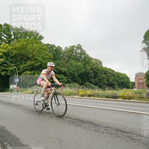 14.09.2025 - Stadtparktriathlon Michael Burmester http://msf.ph/oto/8890578 14.09.2025 09:53:44 Radfahren 500, 523, 524 meine-sportfotos.de