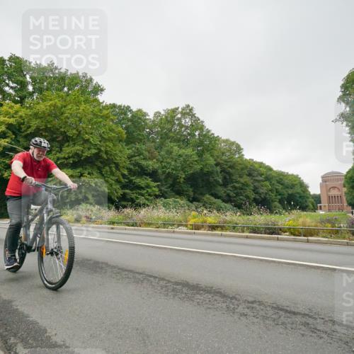 14.09.2025 - Stadtparktriathlon Michael Burmester http://msf.ph/oto/8890582 14.09.2025 09:54:09 Radfahren 511, 598, 607 meine-sportfotos.de