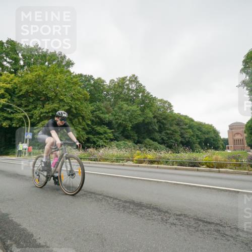 14.09.2025 - Stadtparktriathlon Michael Burmester http://msf.ph/oto/8890594 14.09.2025 09:54:51 Radfahren 561, 567, 595 meine-sportfotos.de