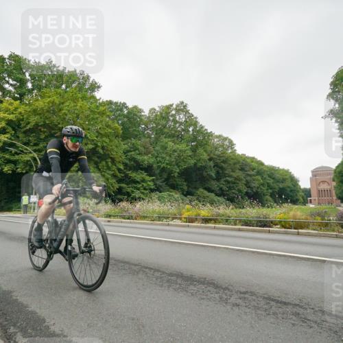 14.09.2025 - Stadtparktriathlon Michael Burmester http://msf.ph/oto/8890597 14.09.2025 09:55:05 Radfahren 530, 554, 555, 578, 602 meine-sportfotos.de