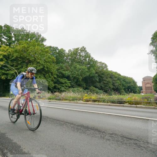 14.09.2025 - Stadtparktriathlon Michael Burmester http://msf.ph/oto/8890614 14.09.2025 09:55:24 Radfahren 450, 458, 532, 534, 536 meine-sportfotos.de