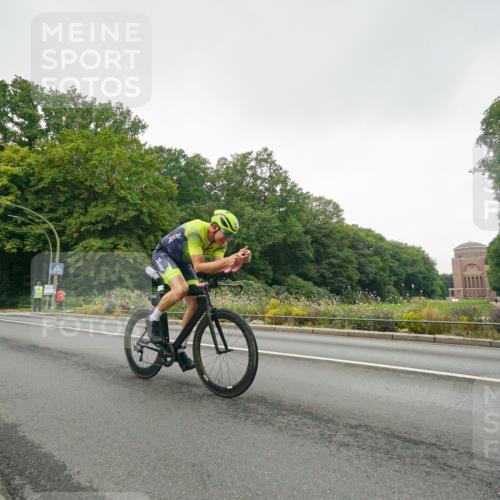 14.09.2025 - Stadtparktriathlon Michael Burmester http://msf.ph/oto/8890626 14.09.2025 09:56:13 Radfahren 521, 531, 593, 615 meine-sportfotos.de
