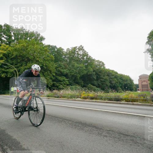 14.09.2025 - Stadtparktriathlon Michael Burmester http://msf.ph/oto/8890639 14.09.2025 09:56:48 Radfahren 440, 535, 553, 619 meine-sportfotos.de