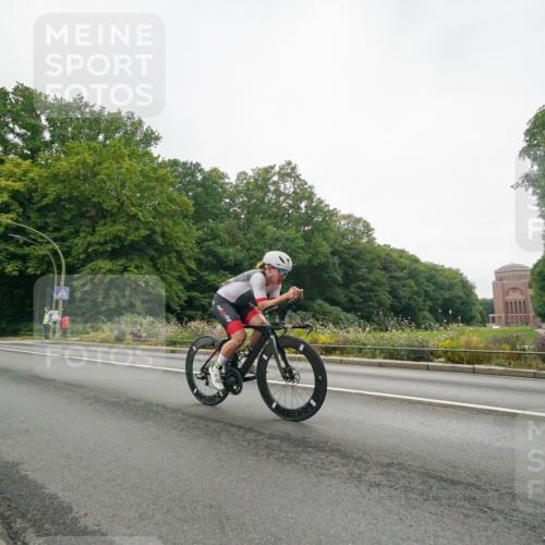 14.09.2025 - Stadtparktriathlon Michael Burmester http://msf.ph/oto/8890651 14.09.2025 09:57:21 Radfahren 446, 562, 588, 594, 597, 605 meine-sportfotos.de
