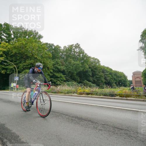 14.09.2025 - Stadtparktriathlon Michael Burmester http://msf.ph/oto/8890669 14.09.2025 09:59:04 Radfahren 465, 537, 570, 617 meine-sportfotos.de
