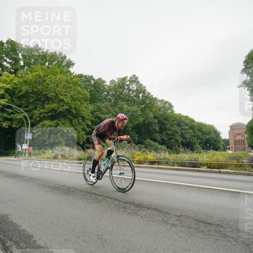 14.09.2025 - Stadtparktriathlon Michael Burmester http://msf.ph/oto/8890696 14.09.2025 10:01:01 Radfahren 533, 548, 550, 606, 614, 616, 620 meine-sportfotos.de