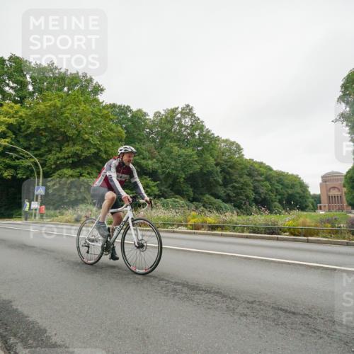 14.09.2025 - Stadtparktriathlon Michael Burmester http://msf.ph/oto/8890701 14.09.2025 10:01:06 Radfahren 528, 533, 548, 550, 606, 614, 616, 620 meine-sportfotos.de