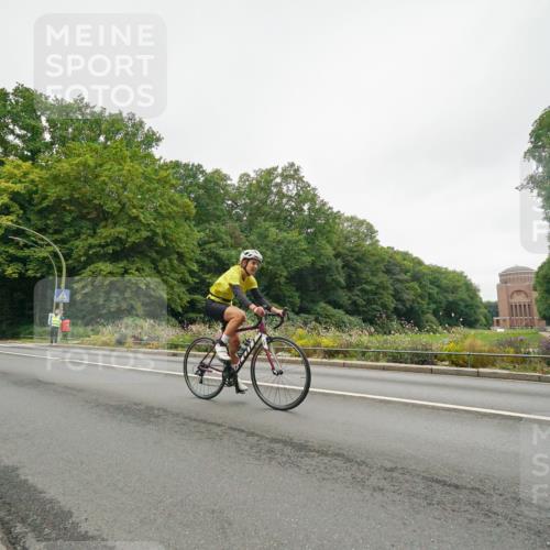 14.09.2025 - Stadtparktriathlon Michael Burmester http://msf.ph/oto/8890710 14.09.2025 10:01:21 Radfahren 554, 575, 585, 587, 607, 609 meine-sportfotos.de