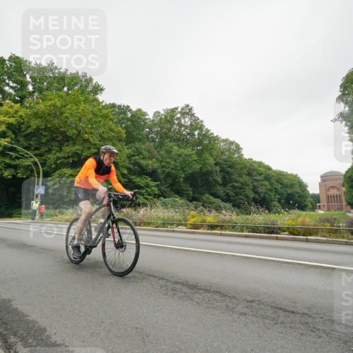 14.09.2025 - Stadtparktriathlon Michael Burmester http://msf.ph/oto/8890713 14.09.2025 10:01:26 Radfahren 554, 585, 587, 607, 609 meine-sportfotos.de