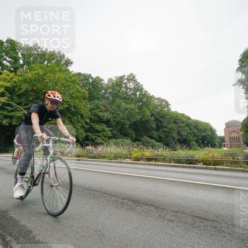 14.09.2025 - Stadtparktriathlon Michael Burmester http://msf.ph/oto/8890740 14.09.2025 10:03:02 Radfahren 530, 565, 615 meine-sportfotos.de