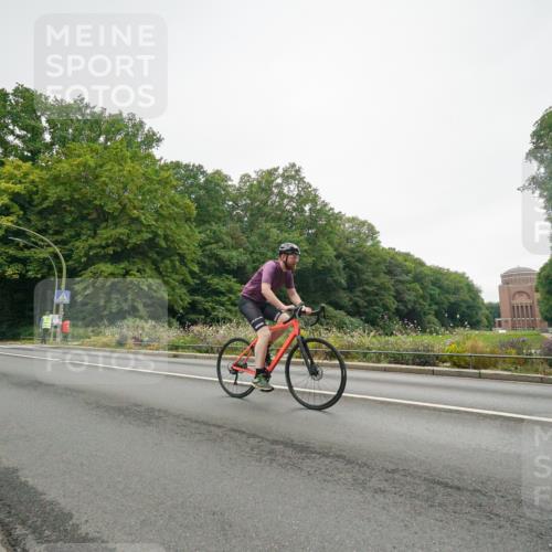 14.09.2025 - Stadtparktriathlon Michael Burmester http://msf.ph/oto/8890741 14.09.2025 10:03:02 Radfahren 530, 565, 615 meine-sportfotos.de