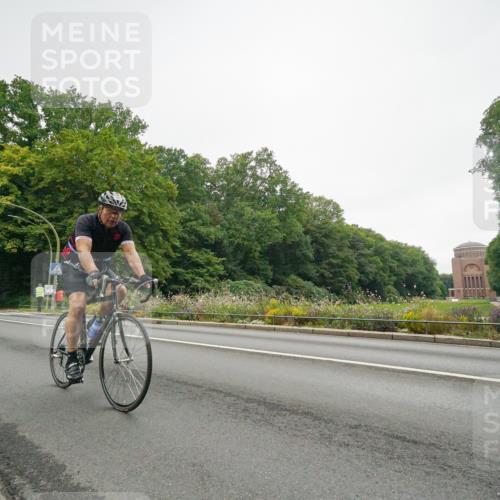 14.09.2025 - Stadtparktriathlon Michael Burmester http://msf.ph/oto/8890742 14.09.2025 10:03:04 Radfahren 530, 565, 615 meine-sportfotos.de