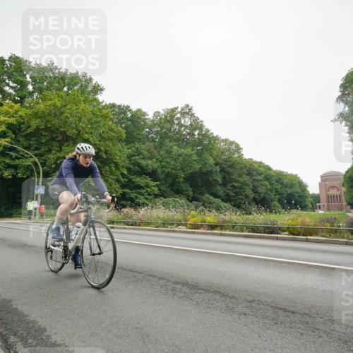 14.09.2025 - Stadtparktriathlon Michael Burmester http://msf.ph/oto/8890745 14.09.2025 10:03:15 Radfahren 532, 564, 597 meine-sportfotos.de